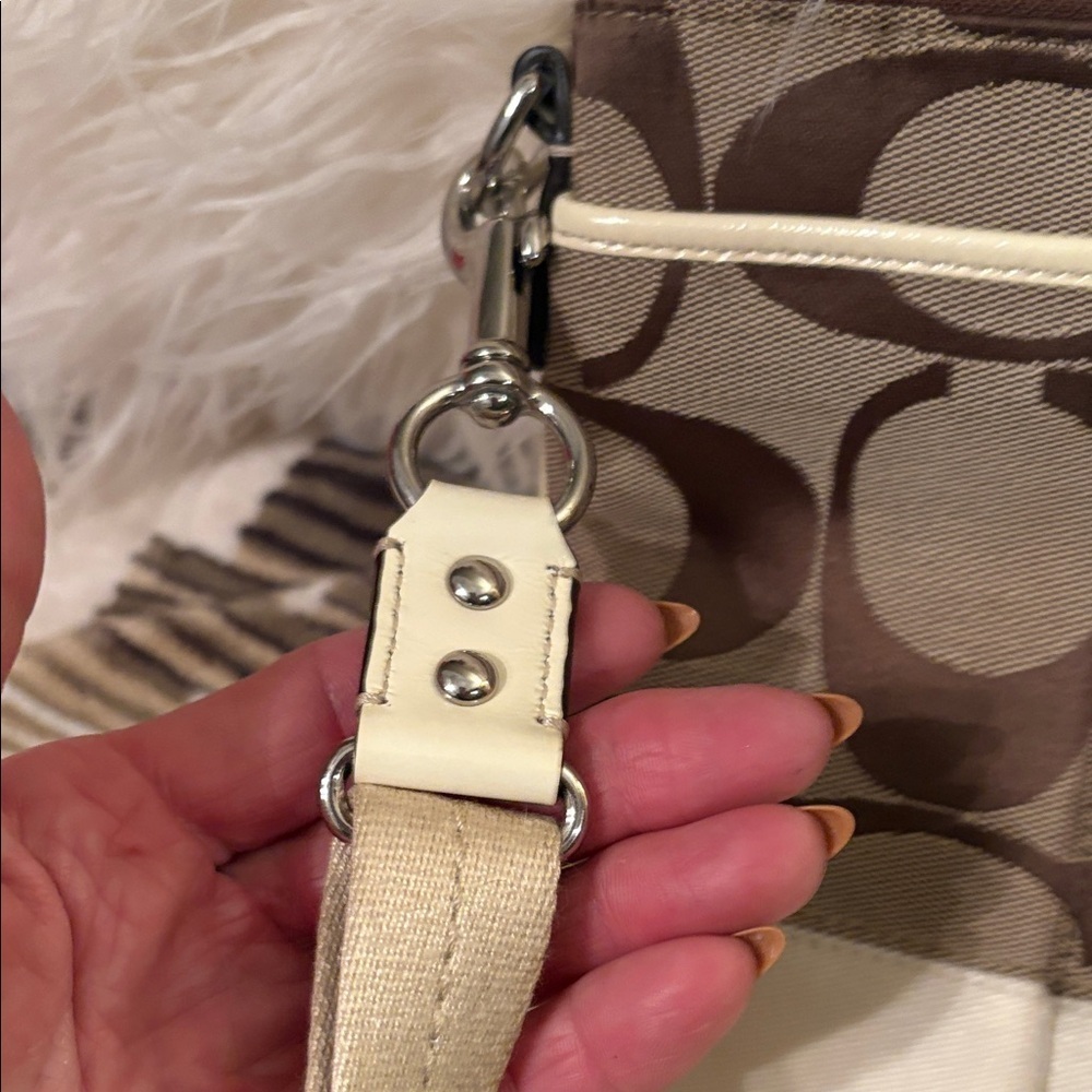 Coach Tan and Cream Swingpack Crossbody Bag - Picture 4 of 16